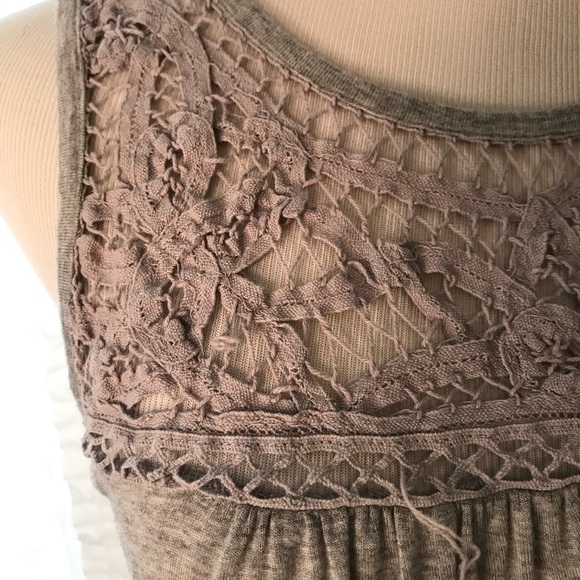 Tank - Picture 4 of 4